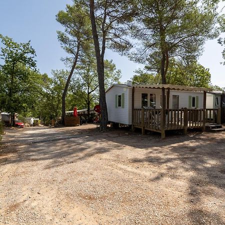 Отель Camping Lou Cantaire Фаянс Экстерьер фото